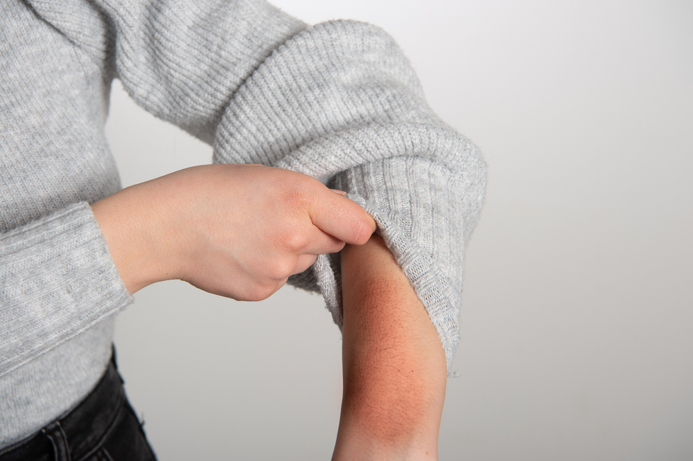 Fall allergens can causes rashes and skin flare-ups in Tennessee. See an online dermatologist for easy skin treatment for itching and rashes.